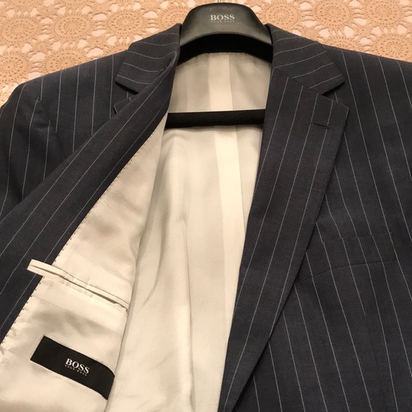 Hugo Boss suit jacket 44 R - Picture 2 of 3